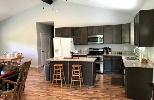 Moneta House | House at Smith Mountain Lake Airport