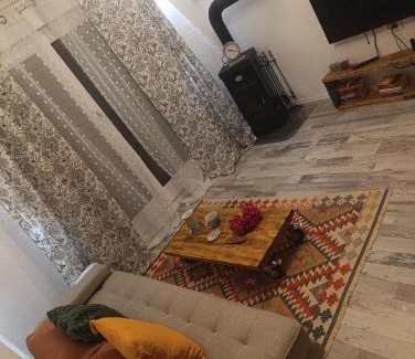 Herzegovina-Neretva Canton House | House Maclura Jablanica Lake