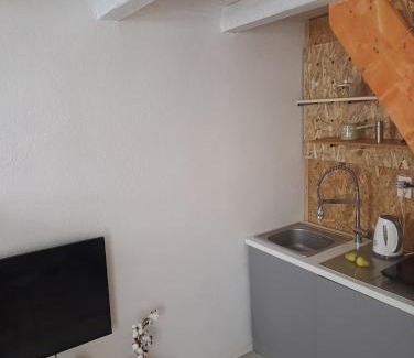 Herzegovina-Neretva Canton House | House Maclura Jablanica Lake
