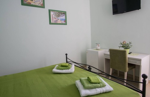 Rodio House | House Beautiful House Green Room