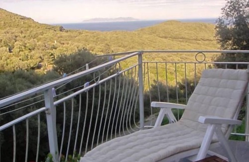Rogliano Apartment | House beautiful nature sea and mountain views, garden, air conditioning