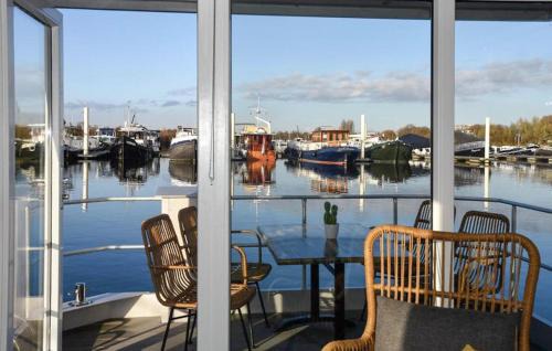 Heugum Boat Rental | House Boat Athene