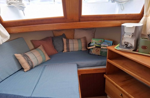 Wesenberg Boat Rental | House Boat 'Helena' with Lake View