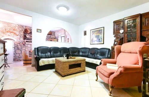 Banj House | House Bongo (50301-A1) - Zdrelac - island Pasman