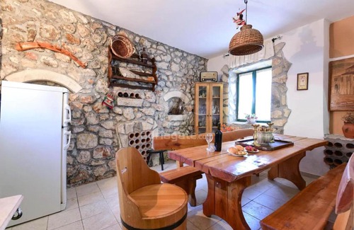 Banj House | House Bongo