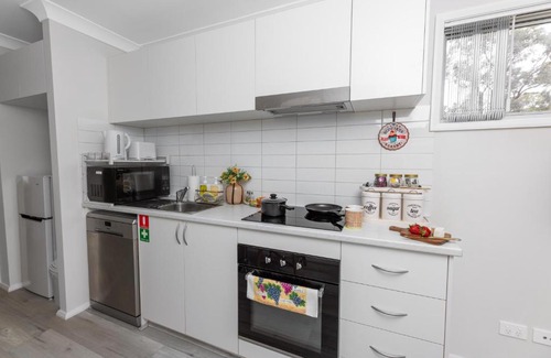 Cessnock House | House by Lavender Lane - Forest Views, FREE Parking
