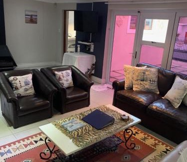 Gordons Bay Central Villa | HOUSE CAPRICE