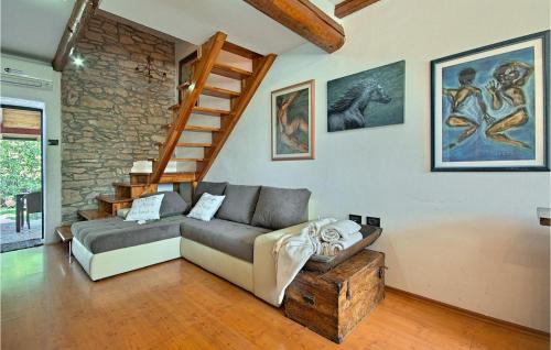 Materada House | House Ester