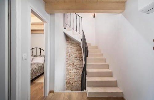 Valtura House | House Eufemia