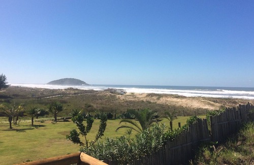 Barra de Ibiraquera House | House foot in the sand in Barra da Ibiraquera.