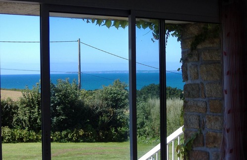 Kerlaz Cottage | House facing the sea