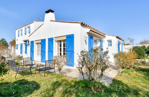 Barbatre Ski Chalet | House for 7 people 900m from the beach