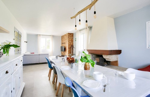 Erquy Ski Chalet | House for 8 - heated pool - 800m from the beach