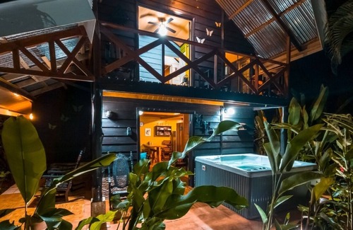 Chachagua Cabin | House for families and friends Arenal Volcano-Amalfi Forest