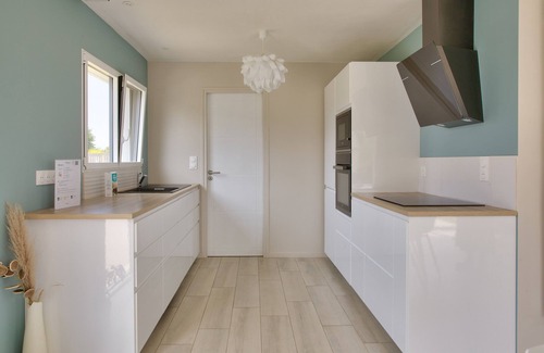 Plobannalec-Lesconil Ski Chalet | House for 8 with garden 1km from the beach
