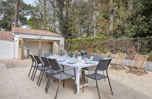 Saint-Brevin-les-Pins Ski Chalet | House for 11 people, seaside and close to town