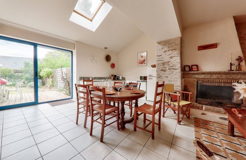Saint-Gildas-de-Rhuys Ski Chalet | House for 6 adults/2 children with garden