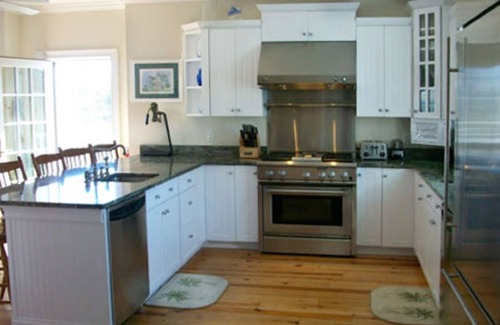 Block Island House | HOUSE FOR RENT, SLEEPS 18, NEAR BEACHES ON BLOCK ISLAND