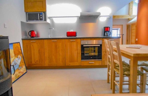 Bagnols-les-Bains House | House