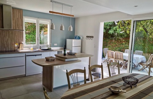 Saint-Georges-de-Didonne House | House 12 pers, 5 min walk from the beach, large garden
