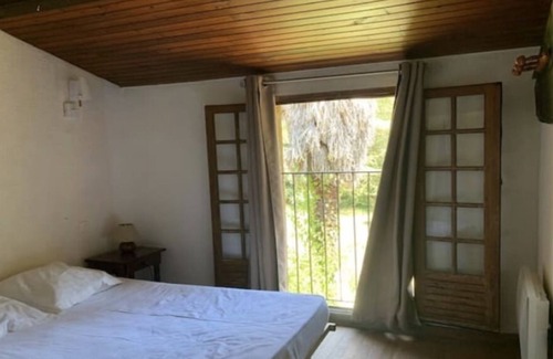 Saint-Polycarpe House | House