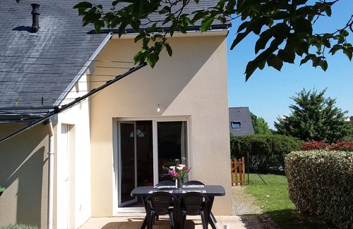 Erdeven House | HOUSE GARDEN CLOS Rated 2 stars Near BEACH WIFI exp SOUTH