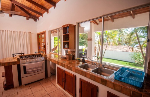 Esterillos House | House + Guest House at 500 yards from the beach.