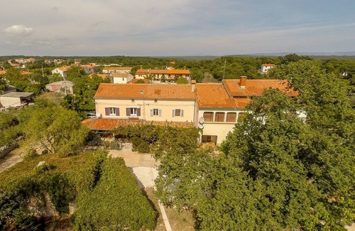 Valtura House | House Helena (70261-K1) - Valtura