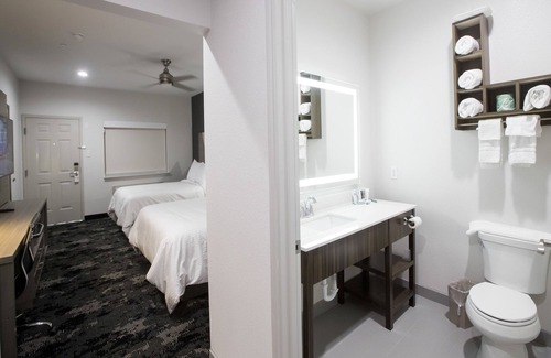 George Bush Park/Eldridge Hotel | House Hotel