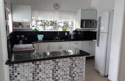 Vista Linda House | House in a Hanga Roa Resort in Bertioga. Gated community