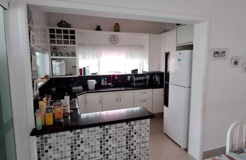 Vista Linda House | House in a Hanga Roa Resort in Bertioga. Gated community