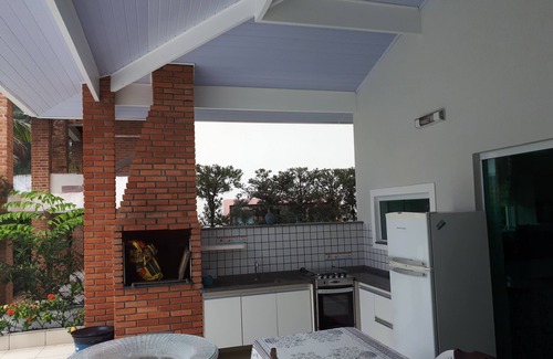 Vista Linda House | House in a Hanga Roa Resort in Bertioga. Gated community