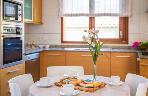 Cielo de Bonaire Ski Chalet | House in Alcudia Tacaritx with swimming pool near the sea