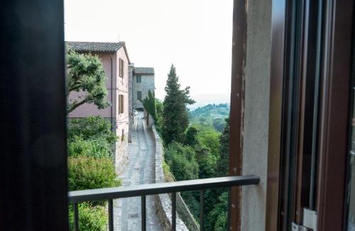 Todi House | House in Central Todi with Sensational Views of Surrounding Countryside