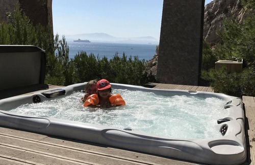Niolon House | house in cove, sea accessible on foot, Jacuzzi -7 sleeps