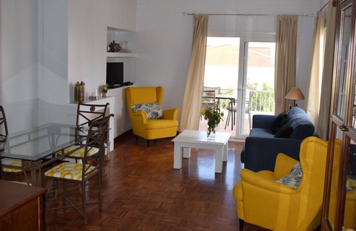 Urbanizacion Mont Ferrutx Ski Chalet | House in a quiet village on the coast.