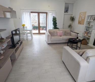 Zemun House | House in Gardos