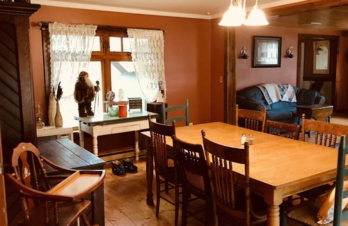 Keene Valley House | House in Keene Valley located near town, trailheads, and Lake Placid