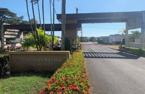 Esterillos Este House | House in private condominium with sports courts and pool in front of the Beach