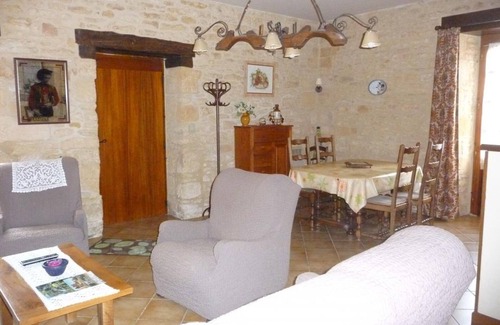 Proissans Cottage | House in Proissans: Comfort, Enclosed Courtyard, Near Sarlat