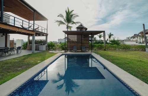 San Pedro Mixtepec House | House in Puerto Escondido, Playa Palmarito: 3 bedrooms 3 bathrooms, pool and garden