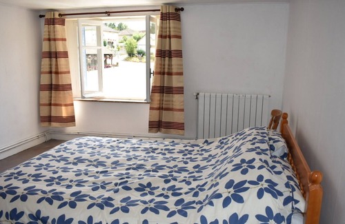 Cheniers House | House in quiet village