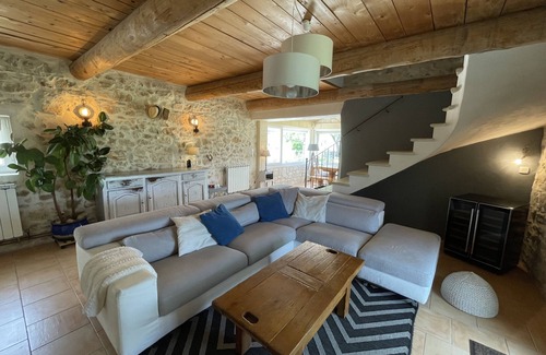 Sault Other | House in the middle of lavender fields