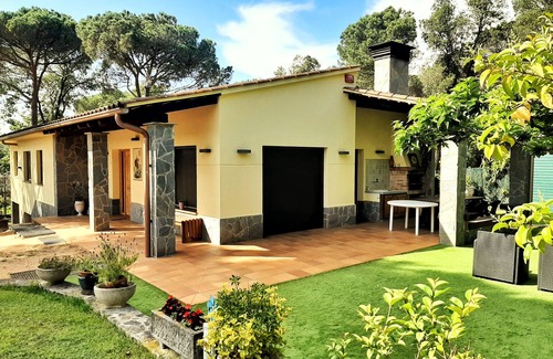 Sils House | House in the middle of nature, private pool between sea and mountains.