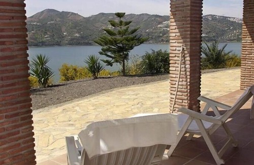 Vinuela Cottage | House in the Pantano de la Viñuela with unbeatable views over the reservoir