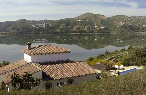 Vinuela Cottage | House in the Pantano de la Viñuela with unbeatable views over the reservoir