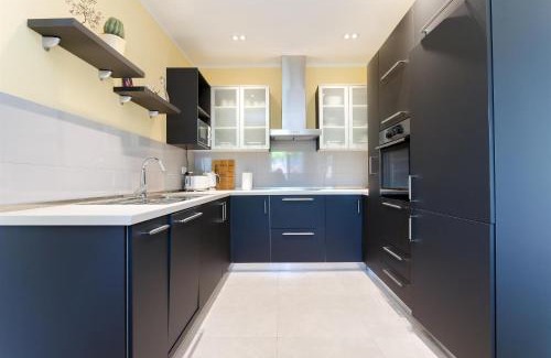 Sarsoni House | House Josip House