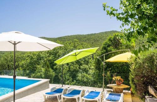 urinici House | House Ko an-Four Bedroom Villa with Terrace and Swimming Pool
