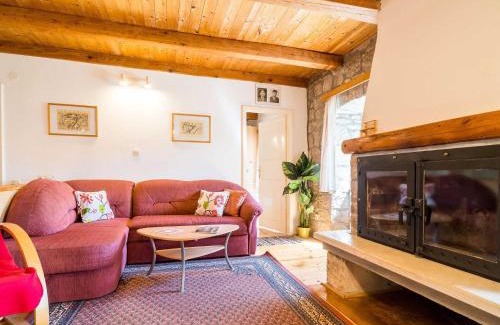 urinici House | House Ko an-Four Bedroom Villa with Terrace and Swimming Pool