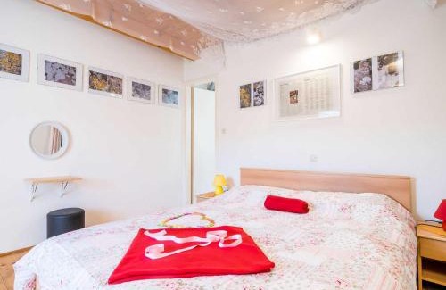 urinici House | House Ko an-Four Bedroom Villa with Terrace and Swimming Pool